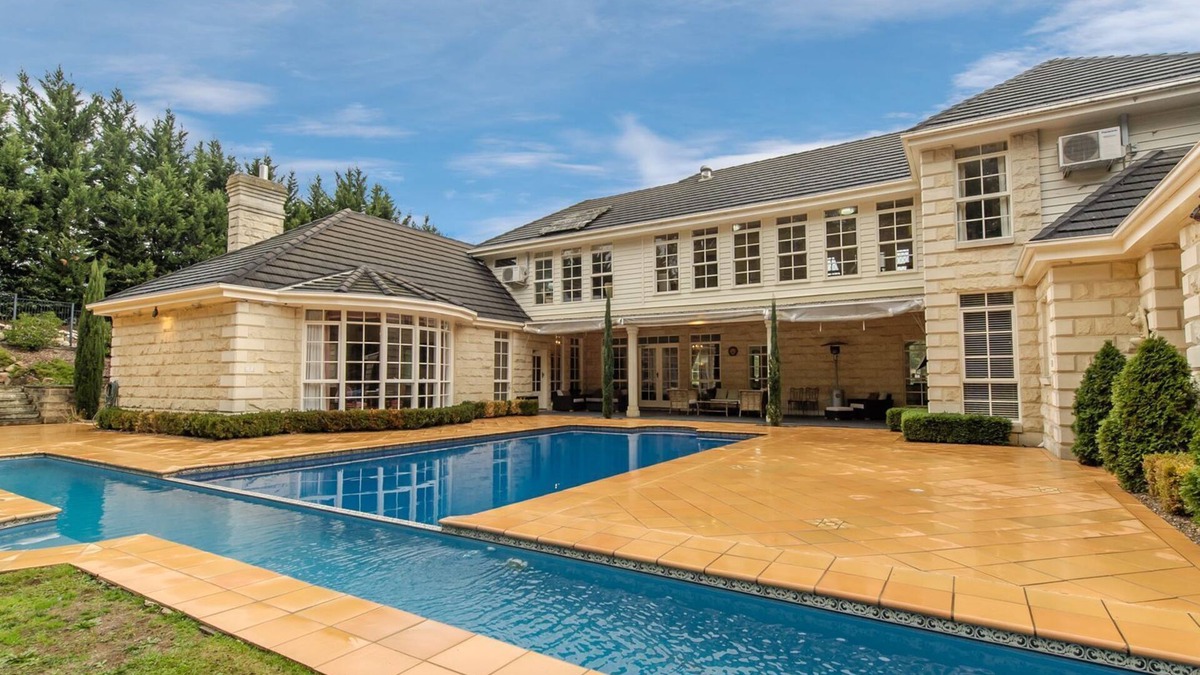 Traralgon House | Montfort Manor - Luxury in Gippsland