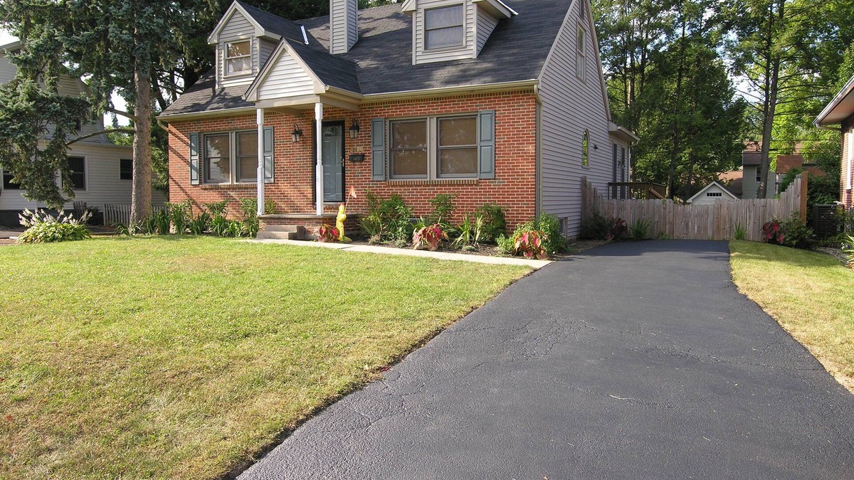 Camp Hill House | Month to month fully furnished - highly rated schools - near hospitals & stores
