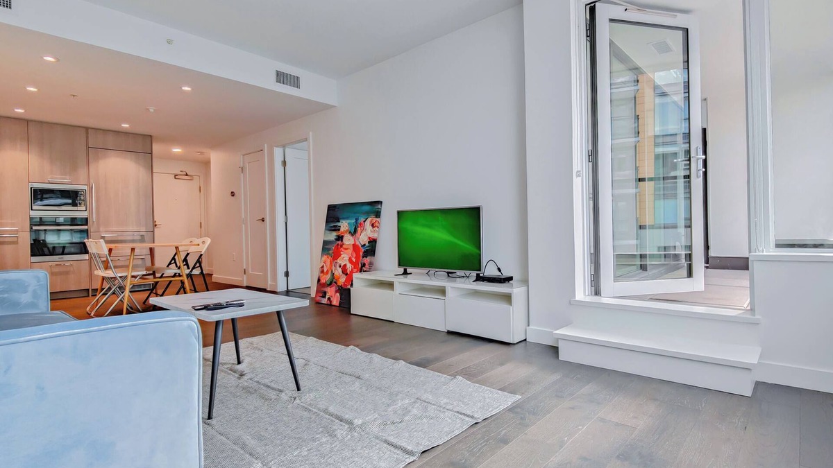 Richmond City Centre Condo | (Monthly 40% OFF) Modern High-Rise 2 Bedroom Condo with Stunning City Views