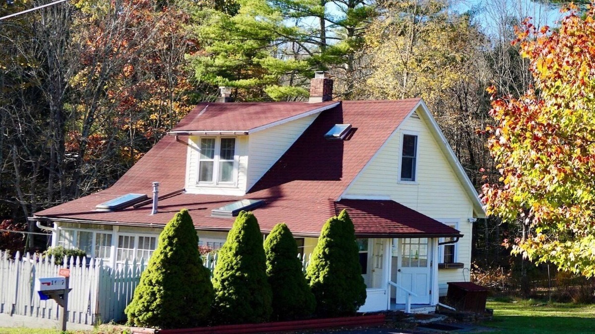 Samsonville House | MONTHLY/LONG TERM RENTAL - WATERFALL