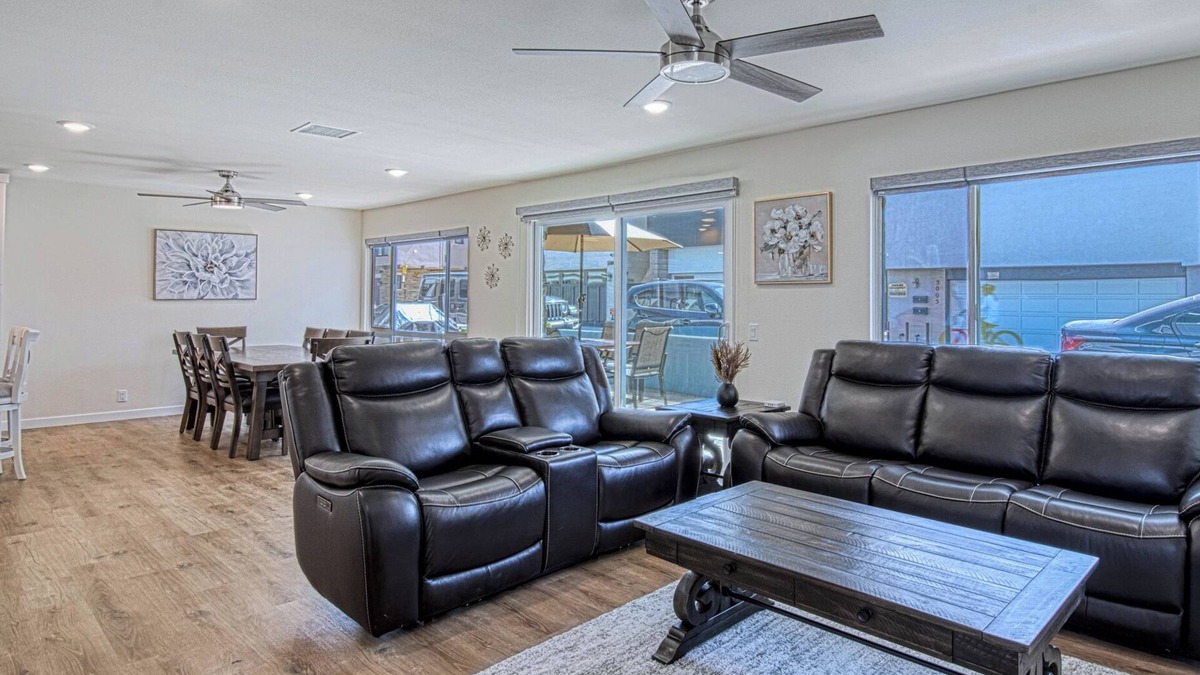 Santa Ana Heights Apartment | Monthly Only - Remodeled Lower Unit Just One House To The Sand With AC