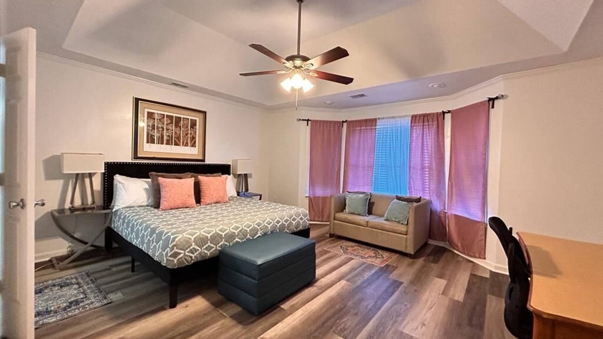 Southwind House | MONTHLY STAYS-Marvelous 6BR Memphis Home -near Memphis Airport