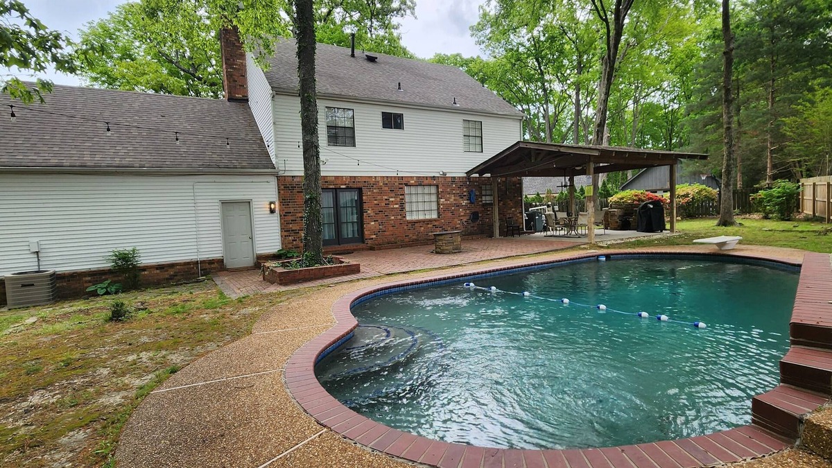 Cordova House | MONTHLY STAYS-The Ultimate Retreat, 5 BR+ Extra Space Beds - Outdoor Pool