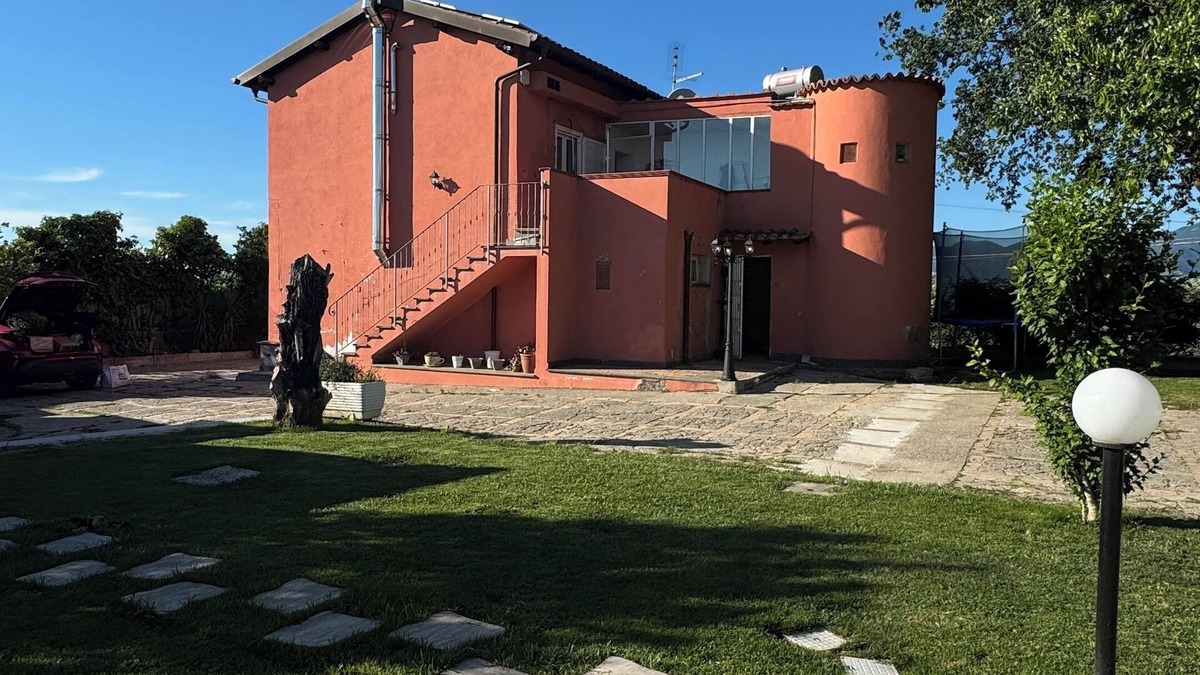 Torrita Tiberina House | Monti Mansion