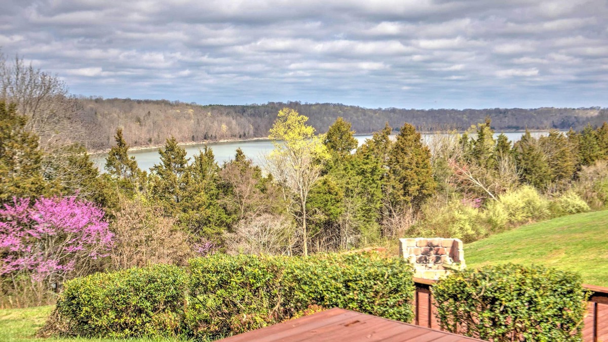 Mill Springs House | Monticello Home w/Multi-Level Deck on 2 Acres!