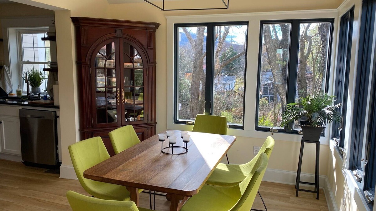 Woolen Mills House | Monticello Vista - A Woolen Mills Retreat