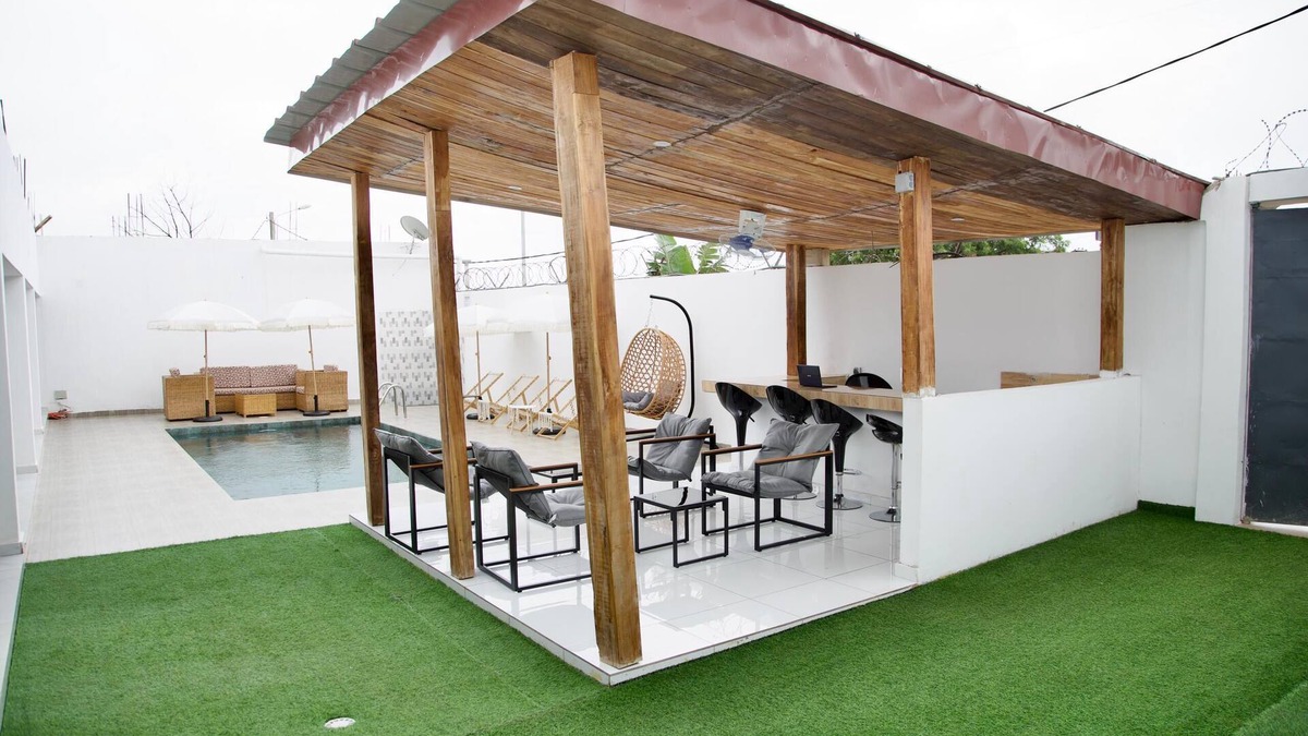 Yamoussoukro Apartment | MONTPARNASSE STUDIO 5 MIN FROM HISTORIC MONUMENTS AND TOURIST SITES.