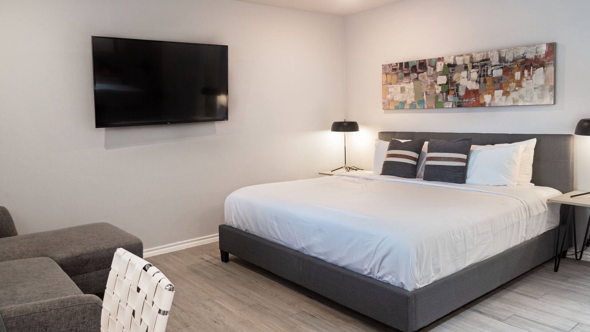 Neartown Apartment | Montrose Coldest Studio! Medical Center 19 ⭐️⭐️⭐️⭐️⭐️