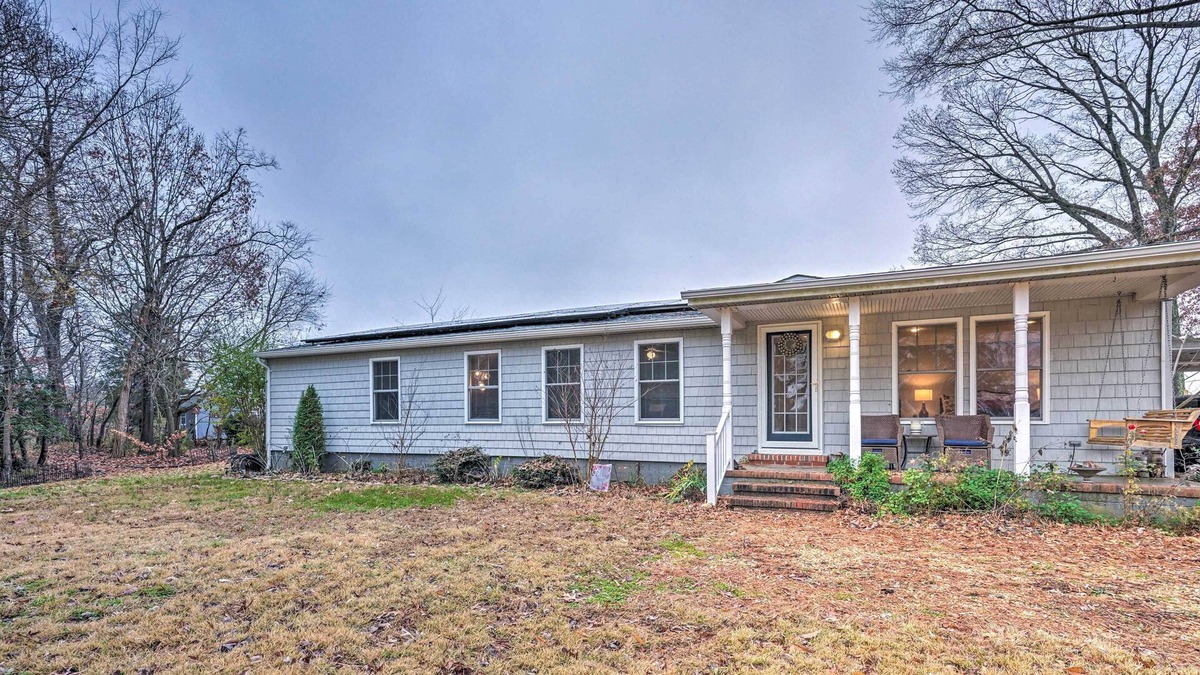 Mount Holly House | Montross Retreat w/ Private Boat Dock!