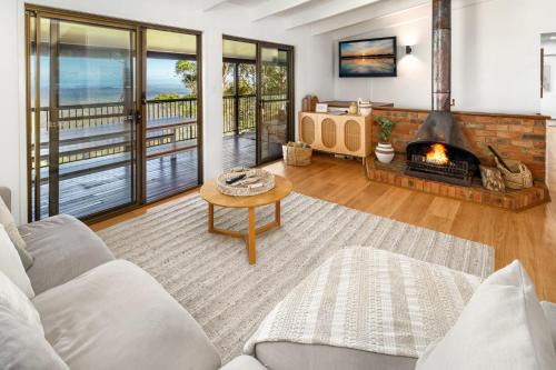 Montville House | Montville Retreat With Hinterland & Coastal Views