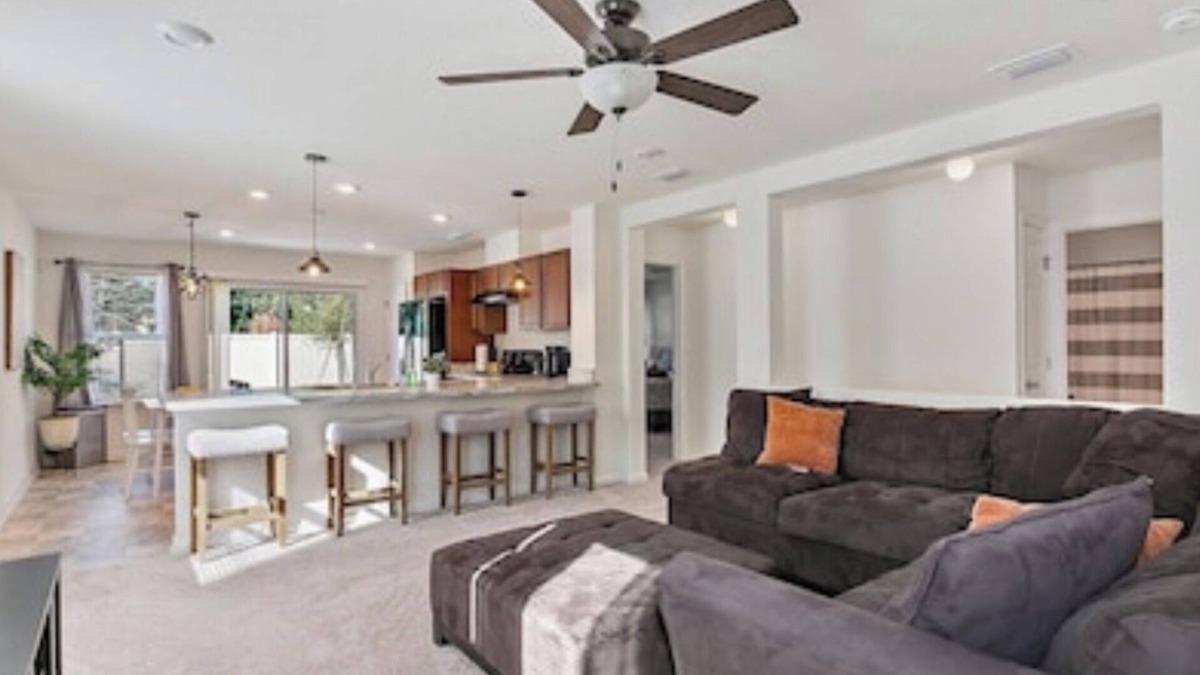 Biscayne House | *Montward preserve way retreat* WiFi Near,Airport & Zoo