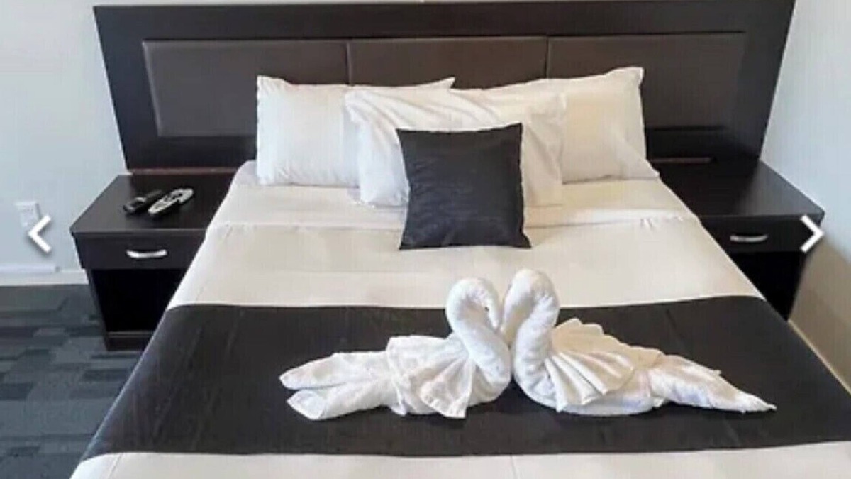 Papakura Hotel | monument motor lodge