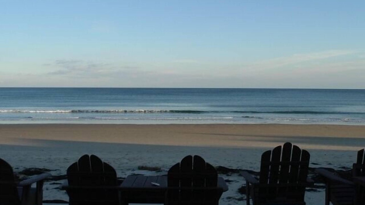 Southern Coast Cottage | Moody Beach Front Studio Cottage WIFI