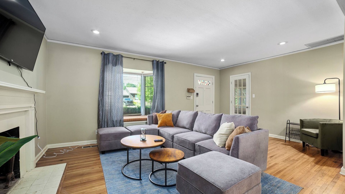 Tulsa House | Moody Three Bedroom Near Downtown Tulsa