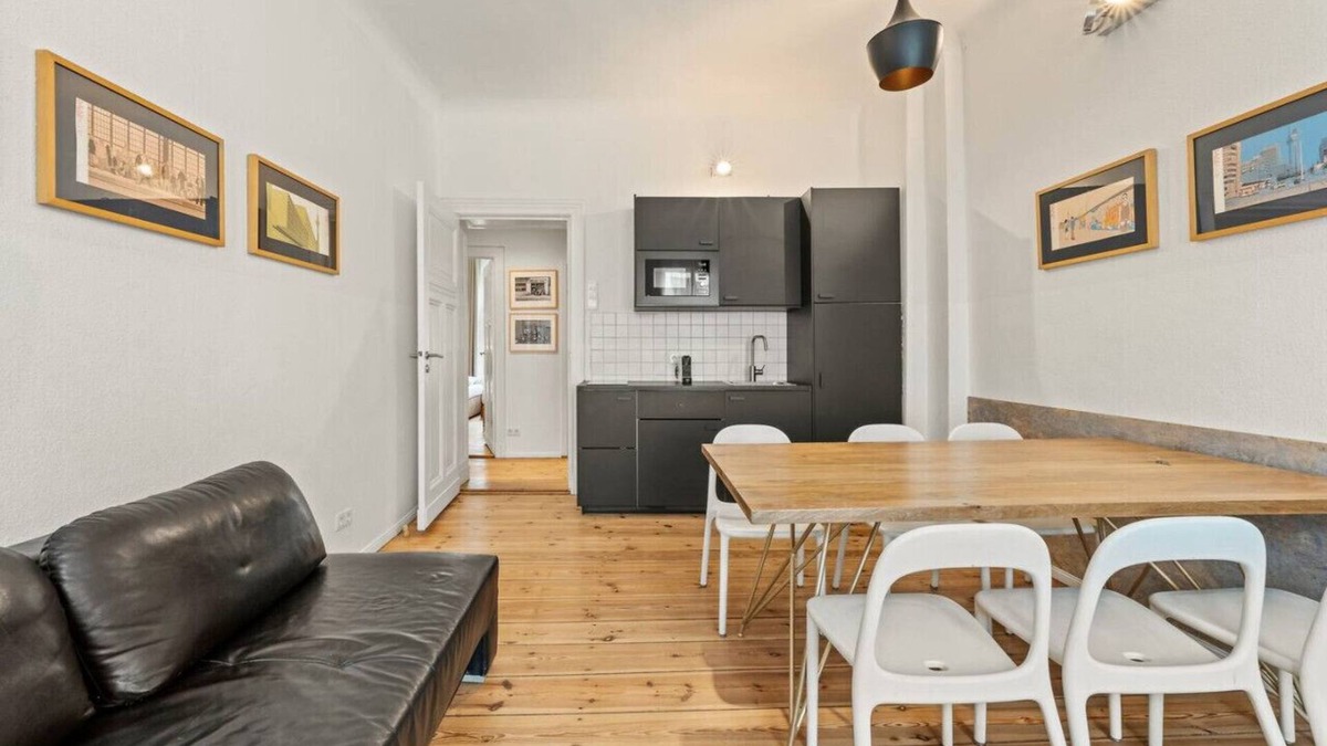 Friedrichshain Apartment | Mooeve 13 apartment in Berlin