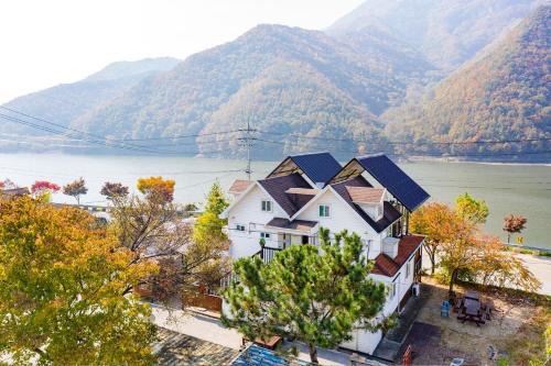 Muju House | Moojoo Jeonmangdae Pension