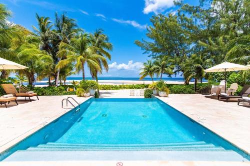 Rum Point House | Moon Kai home