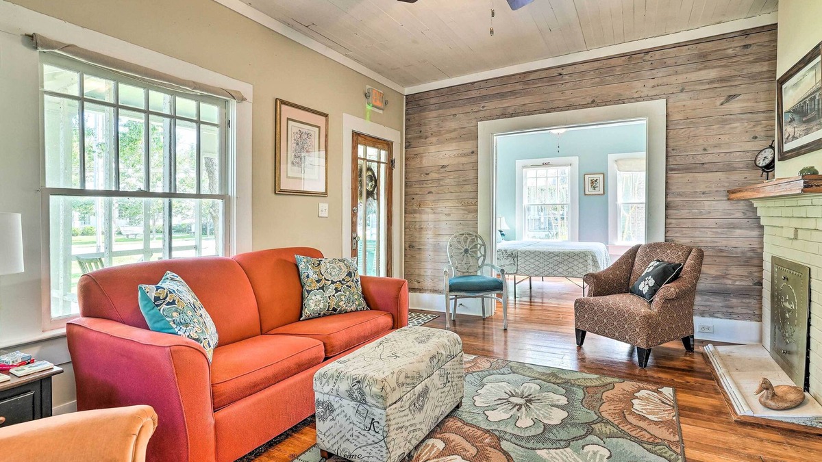 Biloxi Cottage | 'Moon Pie Cottage' Near Dtwn Ocean Springs!