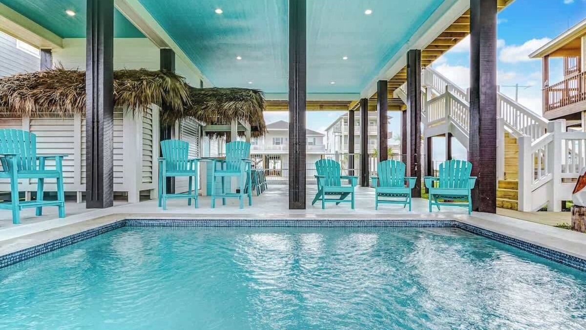 Crystal Beach House | Moon Pye, Pool, Dog Friendly