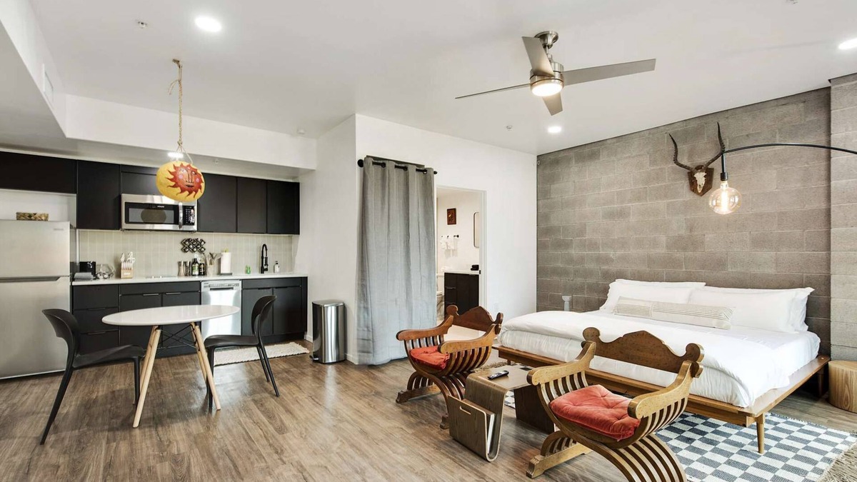 Riverside Apartment | Moon's Studio apartment with Pool