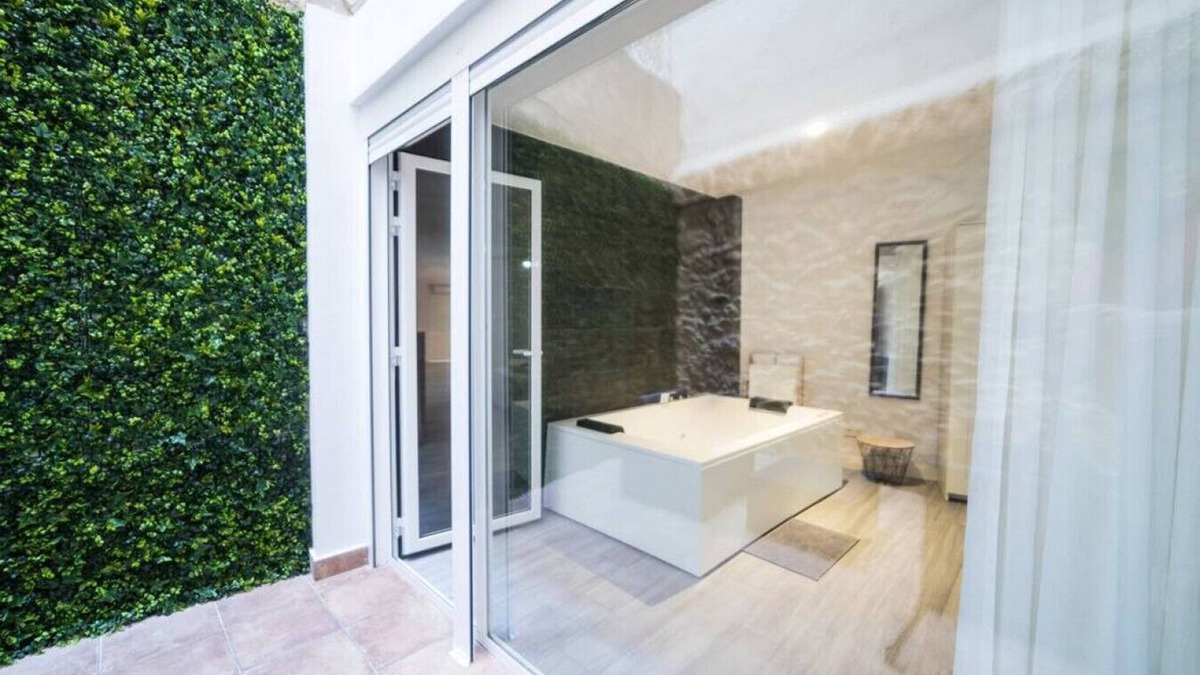 Sant Blai Apartment | Moonkey - Apto. Cardenal Payá con Jacuzzi y Patio