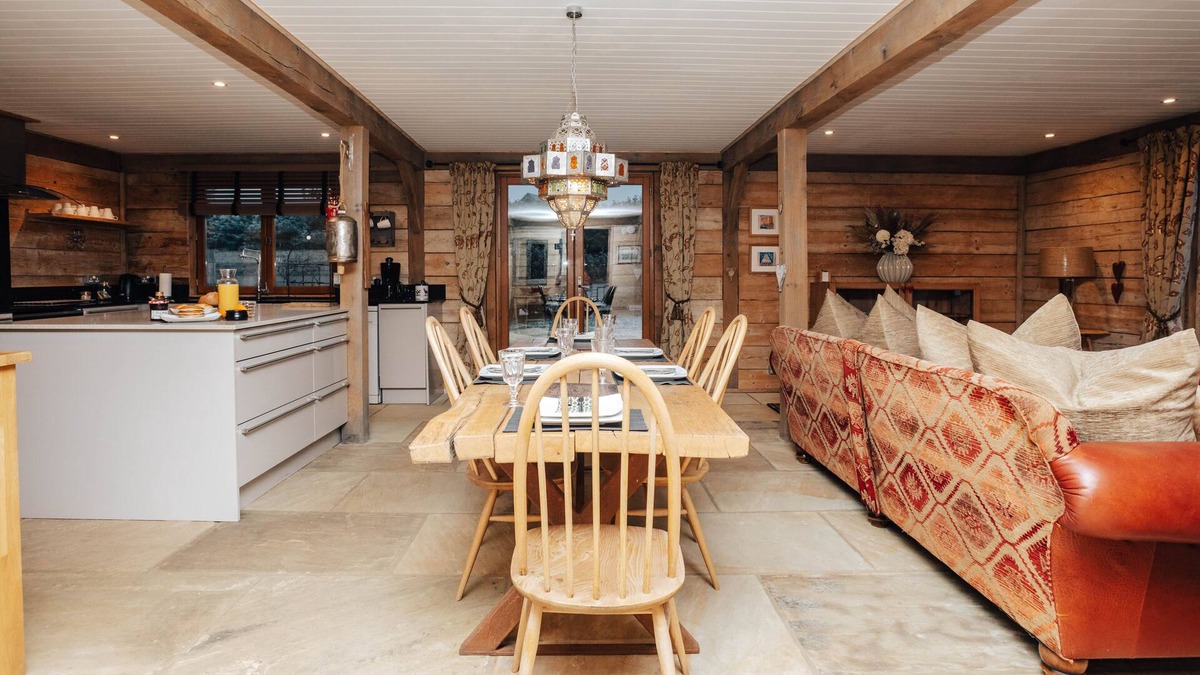 Cuddesdon House | Moonlight barn