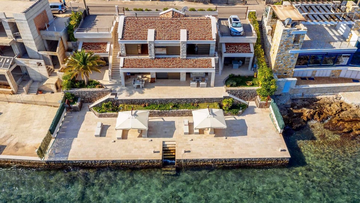 Krasici Villa | Moonlight Beach Villa