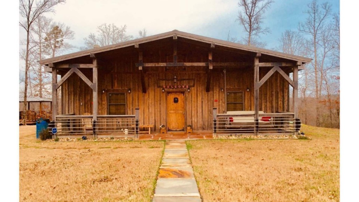 Redfield Cabin | Moonlight Country Cabin -Brand New Custom Build Secluded for a Romantic Getaway!