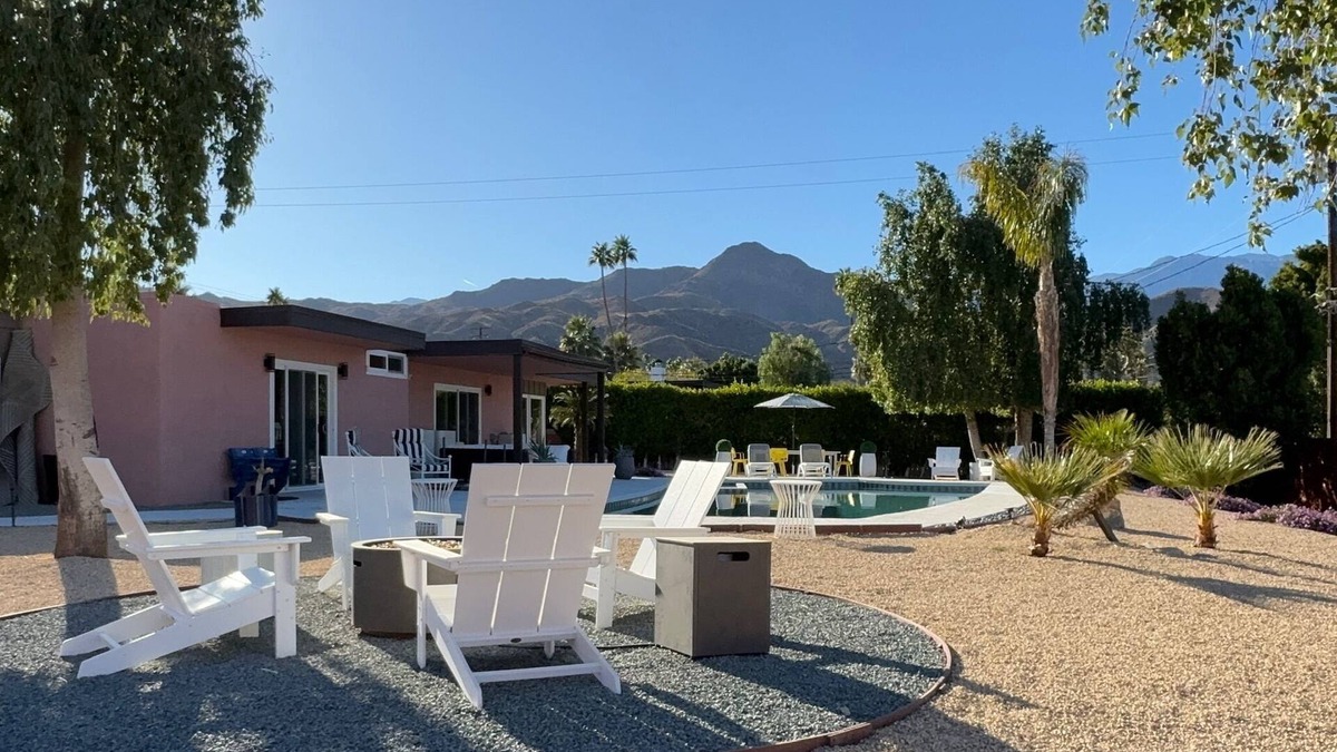 Cathedral City Cove House | Moonlight Cove Modern: Set atop the foothills with 360° valley & mountain views