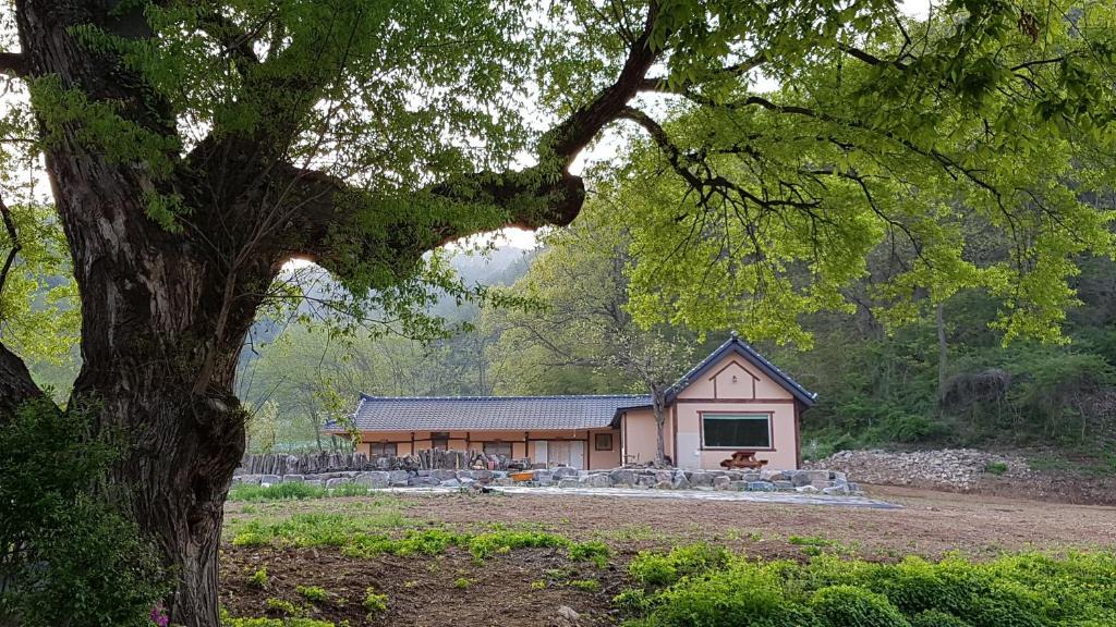 Cheongsong House | Moonlight House