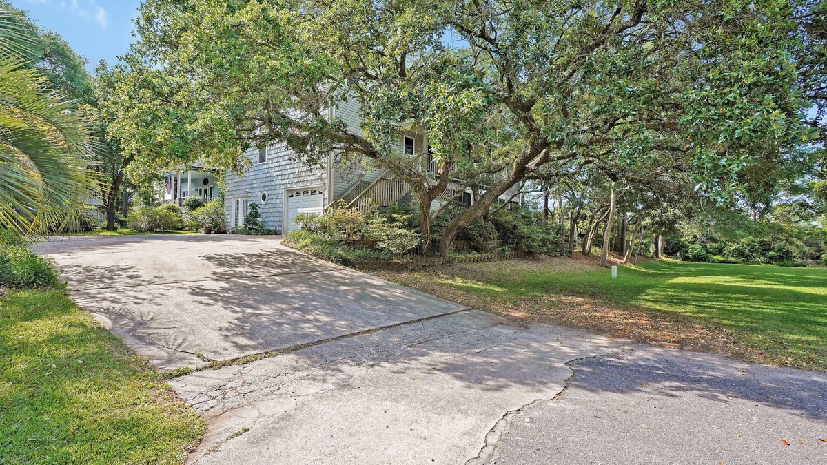 Long Beach Apartment | MOONSHINE CREEK on the Davis Canal with DOCK - Sleeps 4 - CLEAN - King Bed