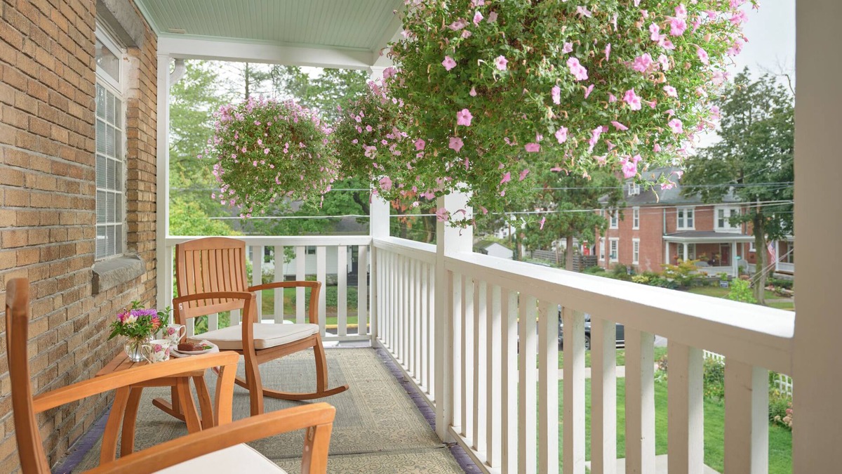 Carlisle Bed & Breakfast | Mooreland Garden Inn