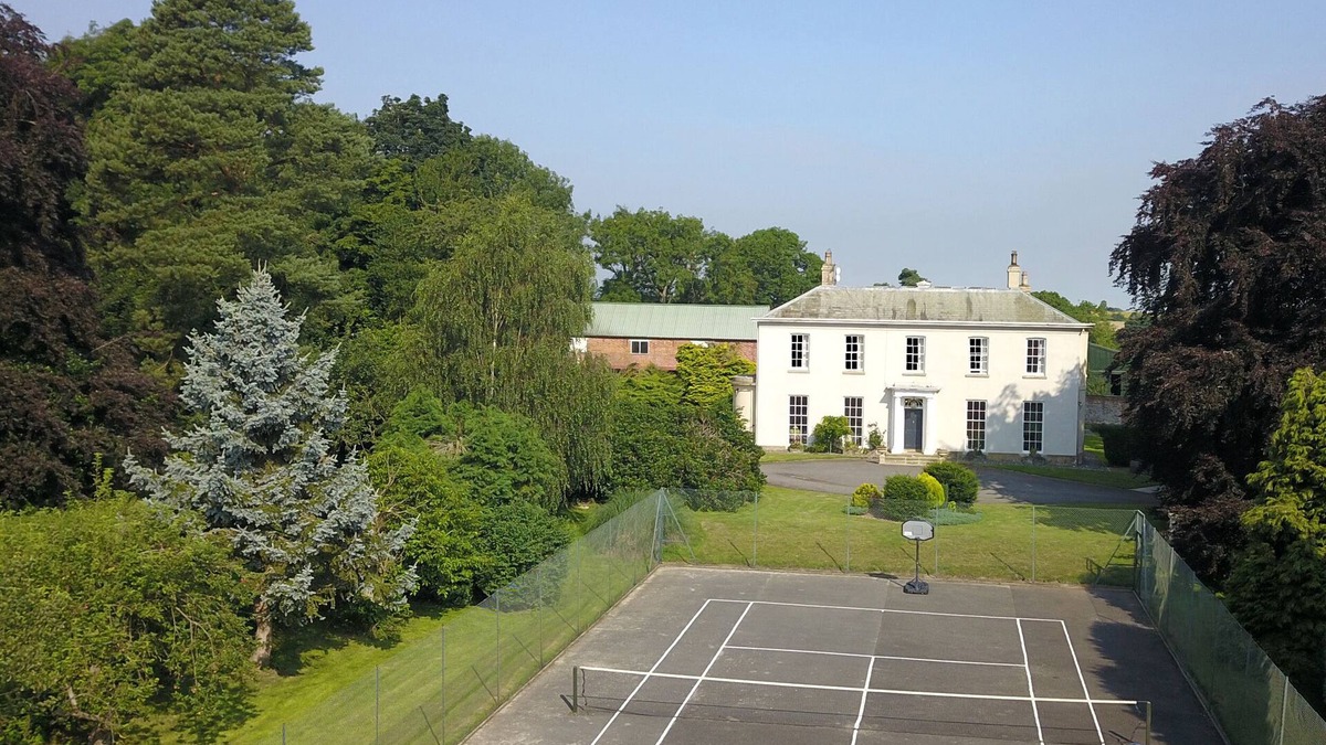 Holton Le Clay House | MOORTOWN HOUSE, pet friendly, luxury holiday cottage in Caistor