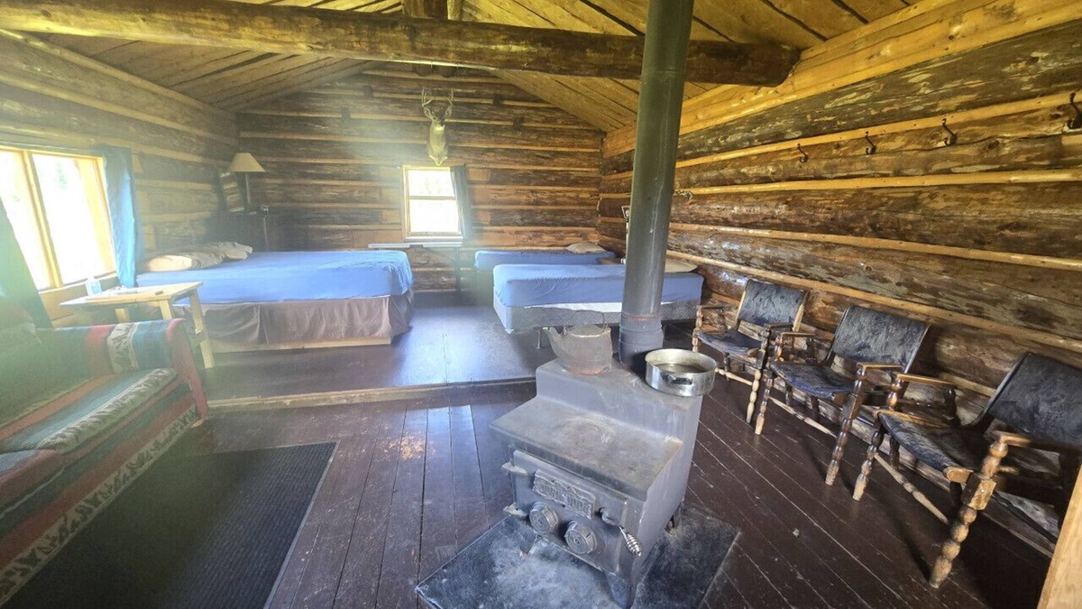 Buckinghorse River Cabin | Moose Cabin at Sikanni Ranch