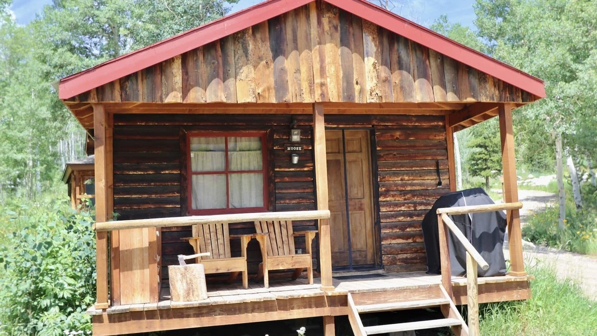 Clark Cabin | Moose Cabin - Cozy rustic cabin near Steamboat Lake