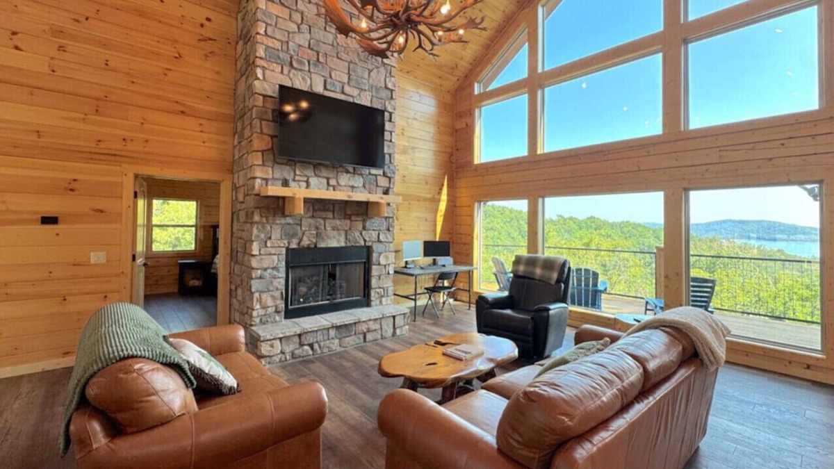 Sylvan Shores Apartment | Moose Cabin Lakeview