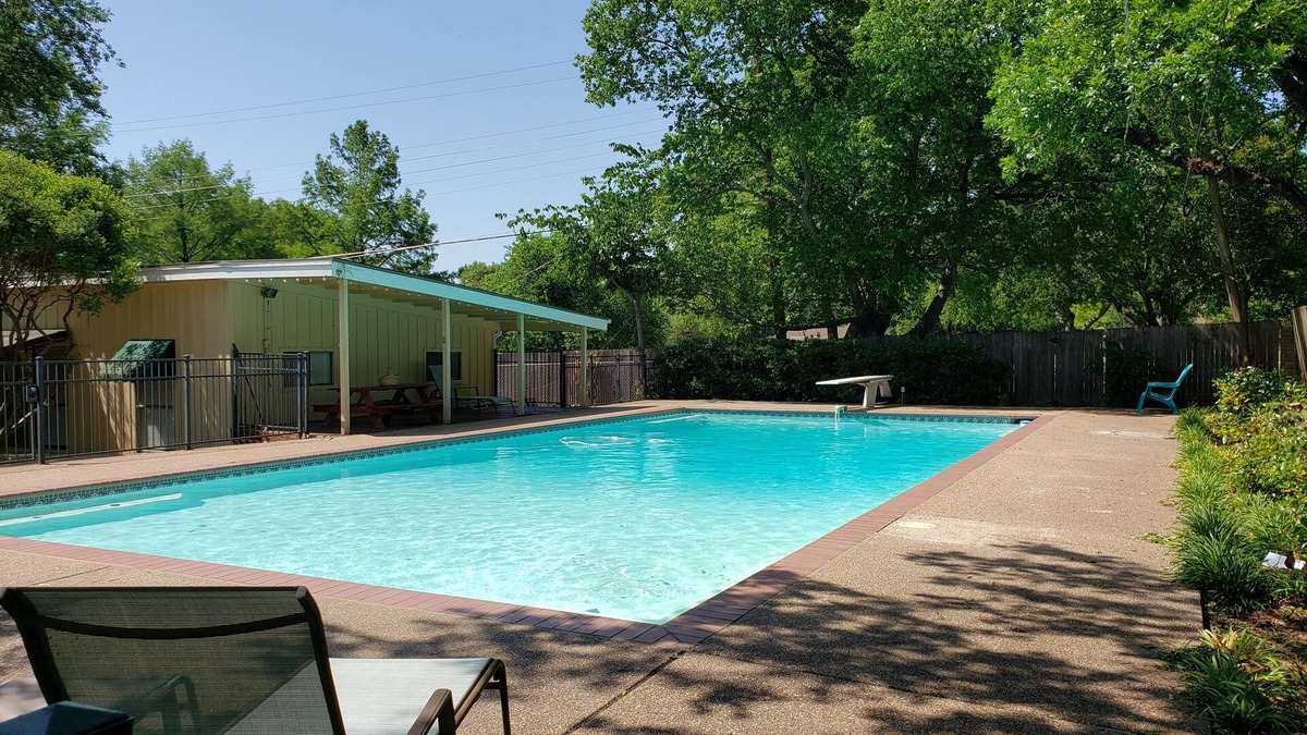 Richland Hills House | Moose Caboose: Pool + Park = Staycation or MiniMoon!
