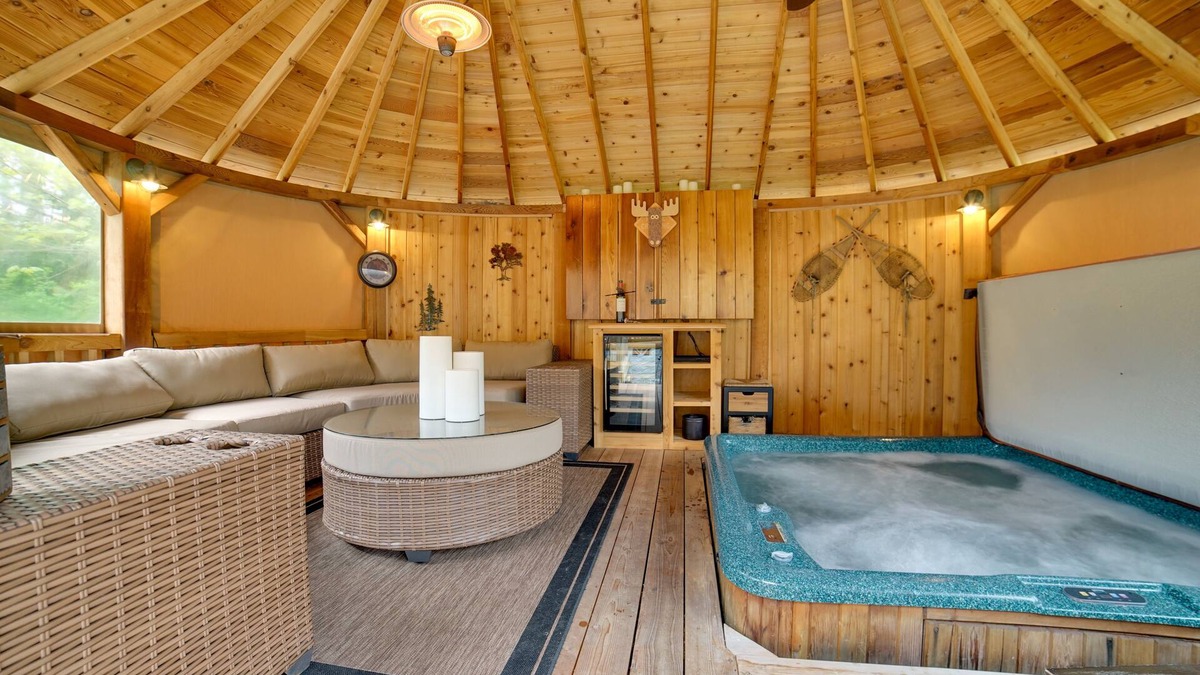 Baring Cabin | 'Moose Lodge' Cabin w/Entertainment Gazebo!