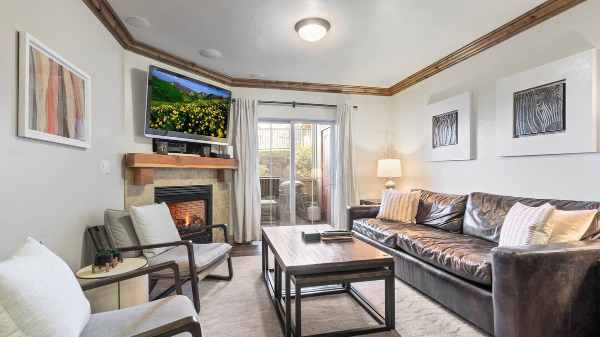 Bear Hollow Village Condo | Moose Mgmt at Bear Hollow 4102 -Outdoor Patio with Grill-Work space-Pool-Hot Tub