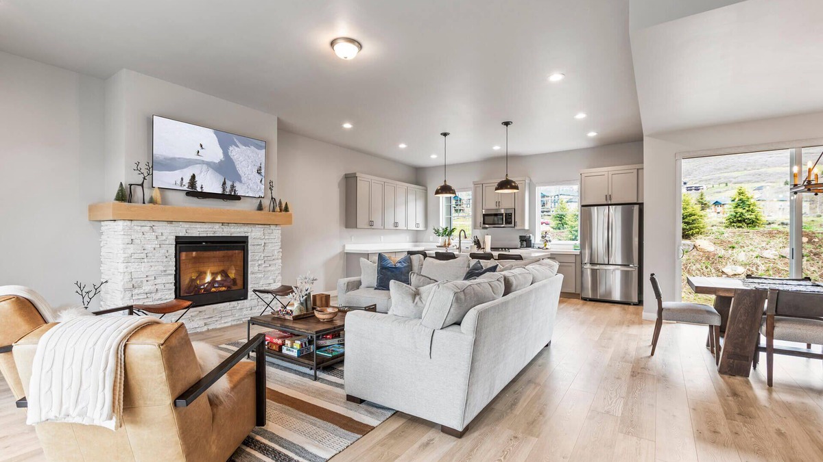 Deer Mountain House | Moose Mgmt at Deer Springs 12754: Dogs Welcome-Pvt Hot Tub-Lake & Mountain Views