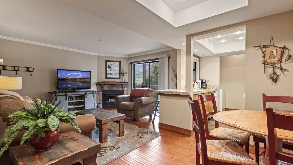 Kimball Junction Condo | Moose Mgmt at Powderwood 11C: Hot Tub & BBQ area- Near Shopping and Resorts