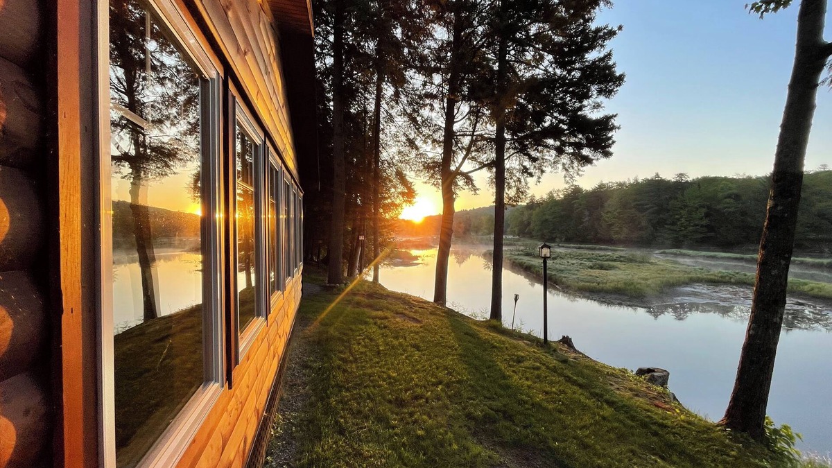 Thendara Cabin | Moose River Landing Cabin on the Majestic Moose River! Waterfront - Old Forge NY