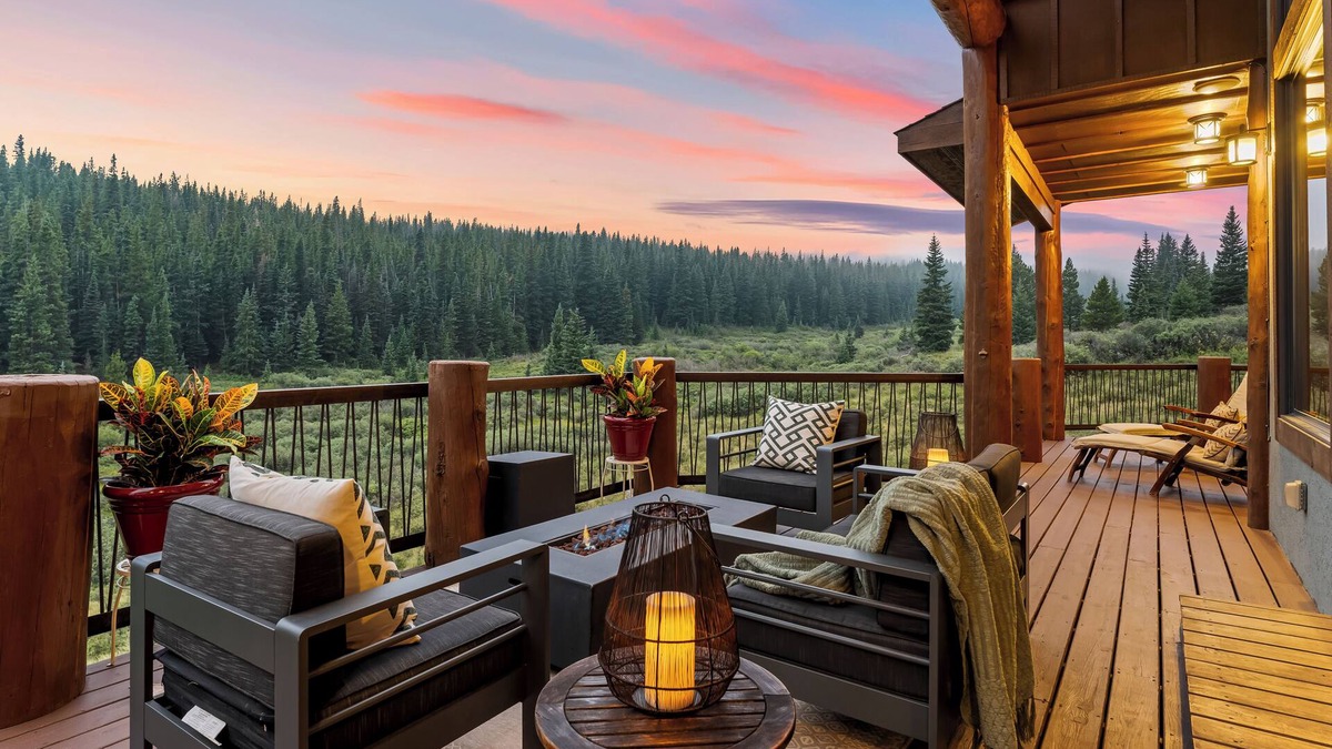 Valley of the Sun House | Moose Sightings, Hot Tub, Pool Table, Views, Hot Springs, 16mi to Breckenridge