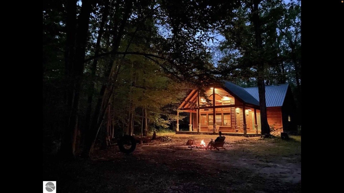 Hale Cabin | Moosehead Retreat at Loon Lake - 10 Acre Forest