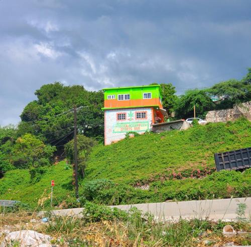 Gordon Town Apartment | Morales ocean view