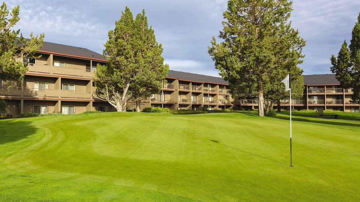 Redmond Resort | More fun than you have time for !