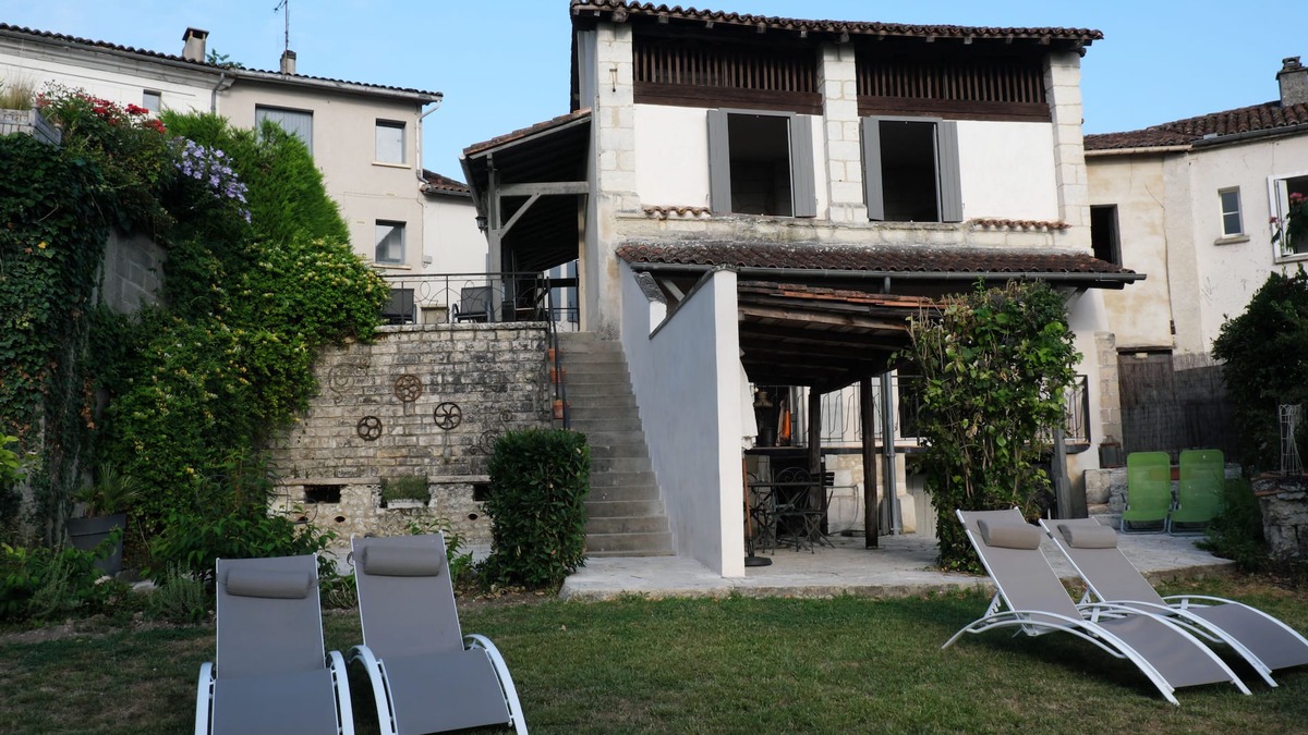 Aubeterre-sur-Dronne House | More than a holiday home with amazing views