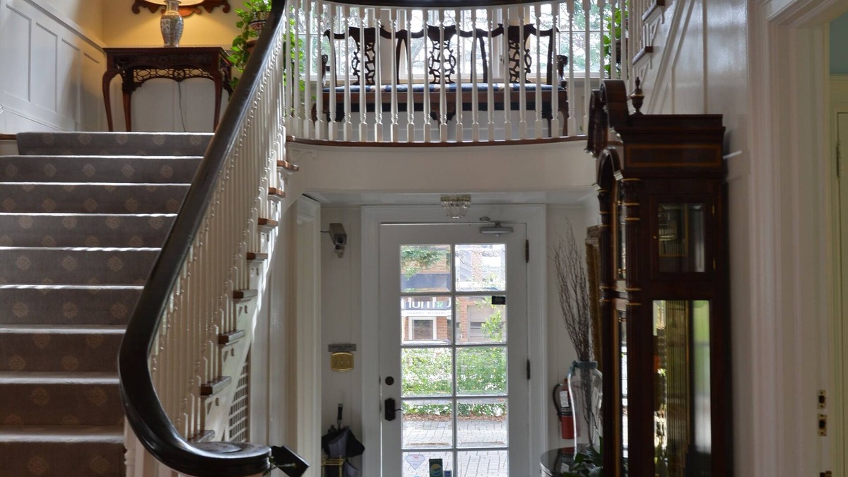 Dilworth Bed & Breakfast | Morehead Inn