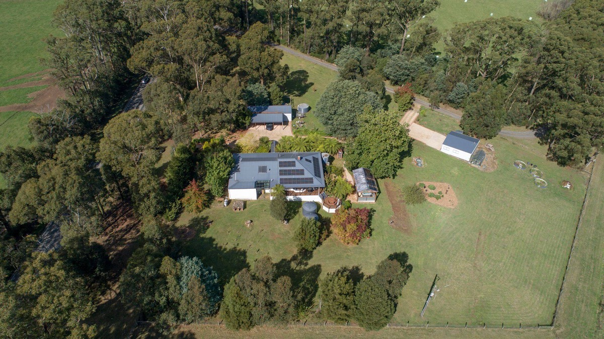 Pheasant Creek House | “Morella” Historical high-country homestead.