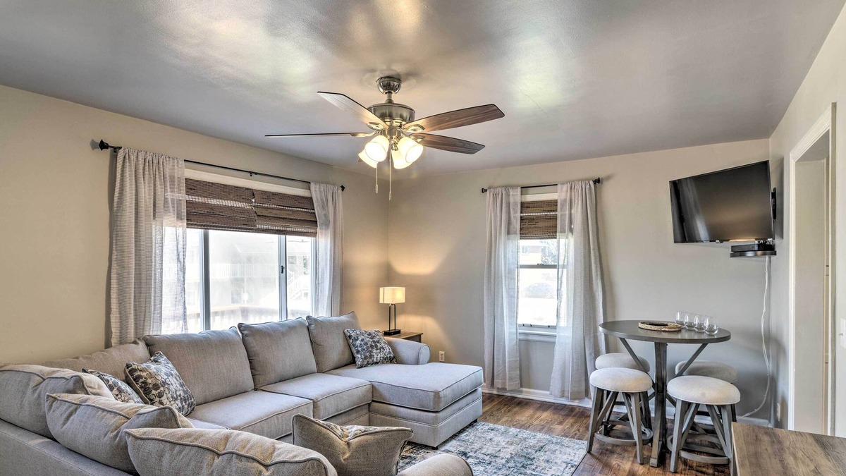 Morgantown House | Morgantown Home w/Patio: Near WVU Football!